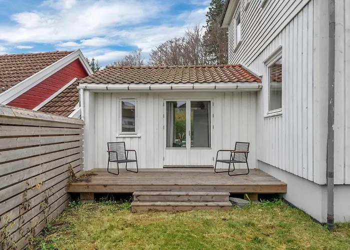 Family-friendly Accommodation, 5 Bedrooms, Apartment Kristiansand
